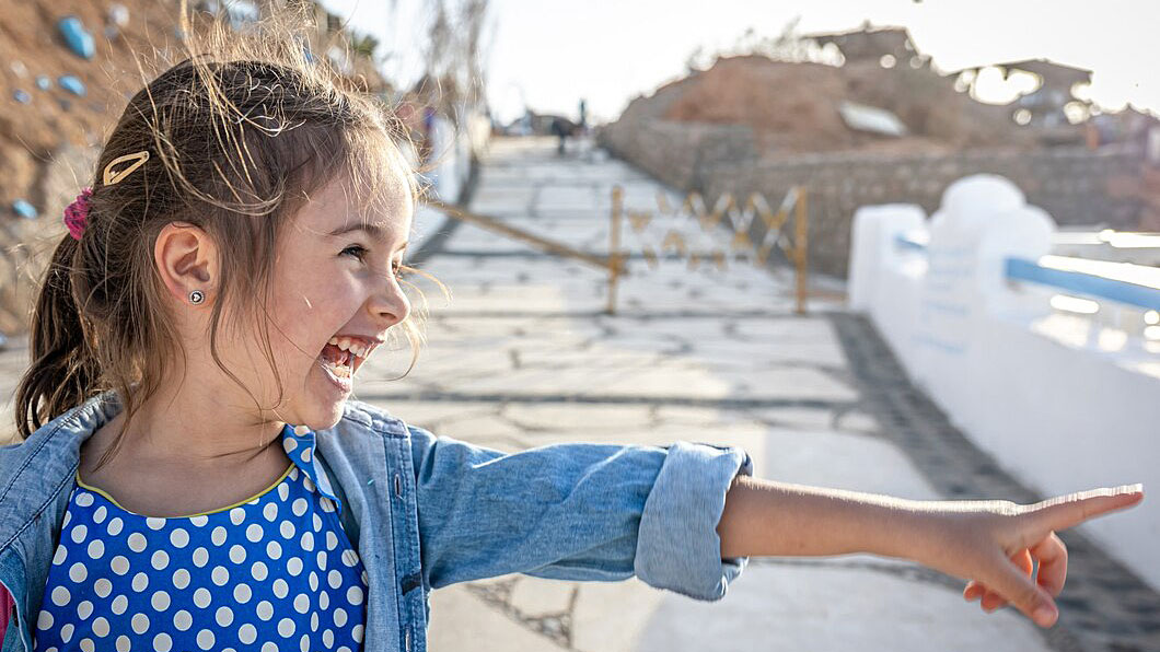 Glad pige i Israel, kulturrejser med Unitas Rejser