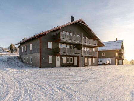 Bo ved Askebyn på skirejsen til Idre Fjäll med Unitas Rejser